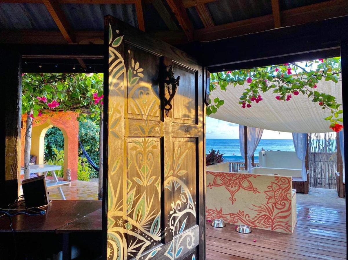 Katamah Beachfront Guesthouse Treasure Beach Exterior photo